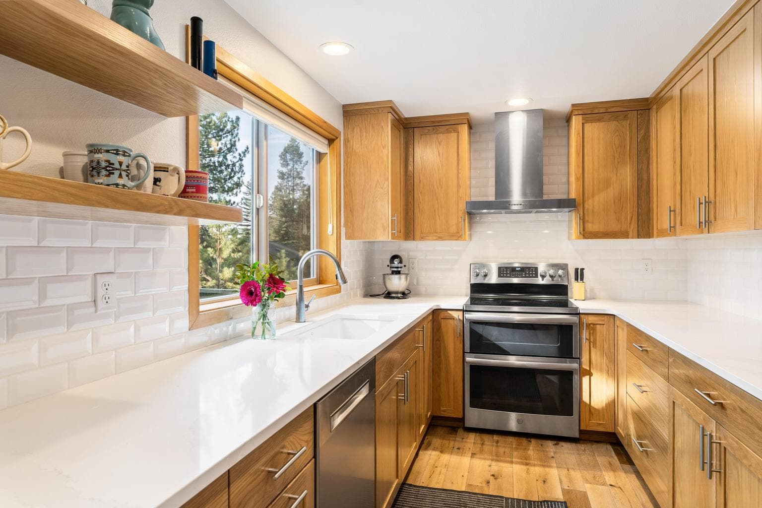 Photo of 17929 Rhododendron Lane 12 of 37