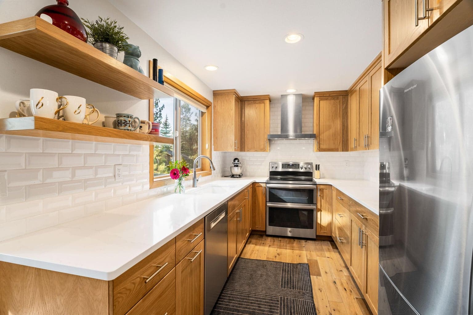 Photo of 17929 Rhododendron Lane 13 of 37