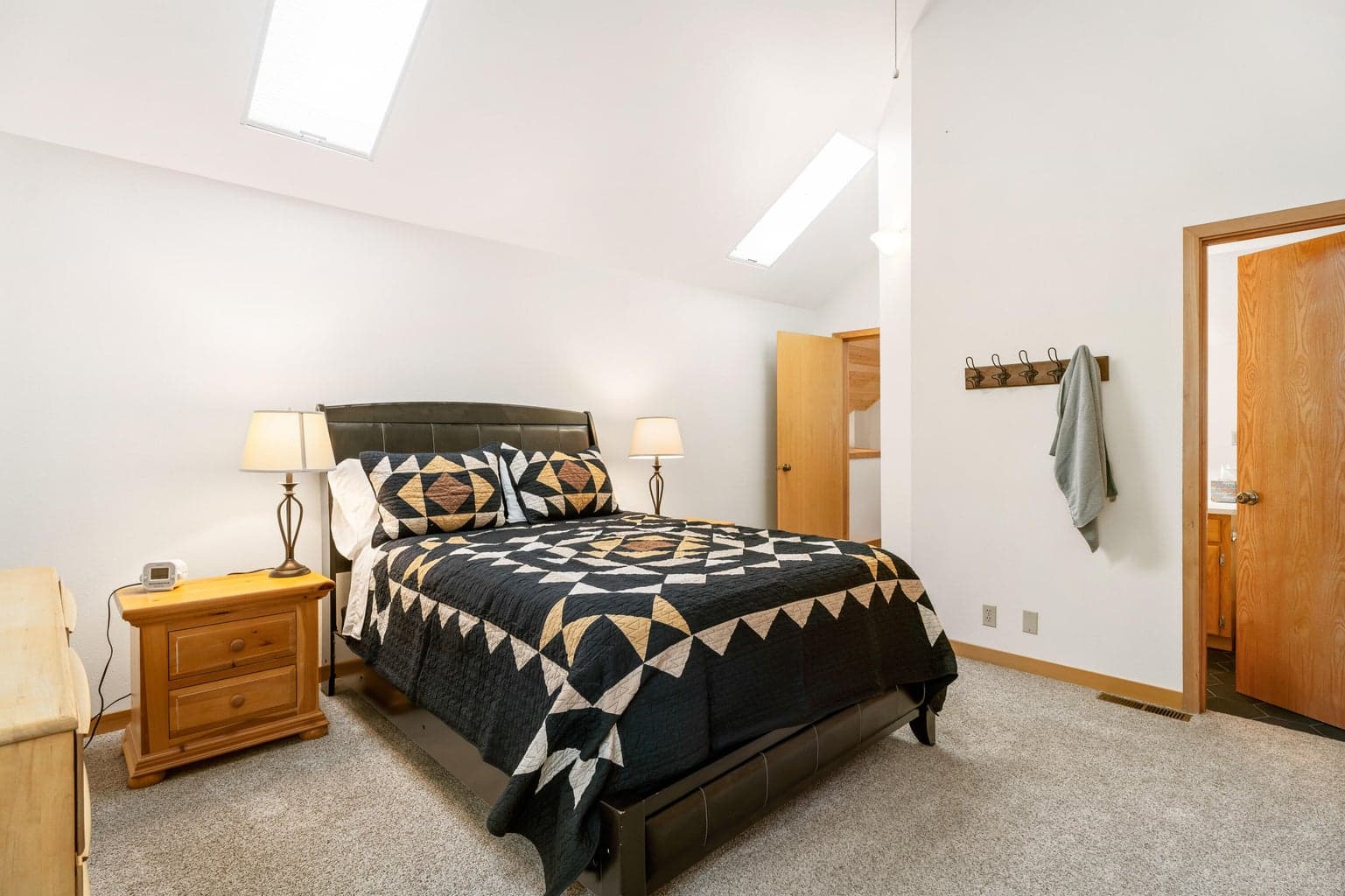 Photo of 17929 Rhododendron Lane 19 of 37