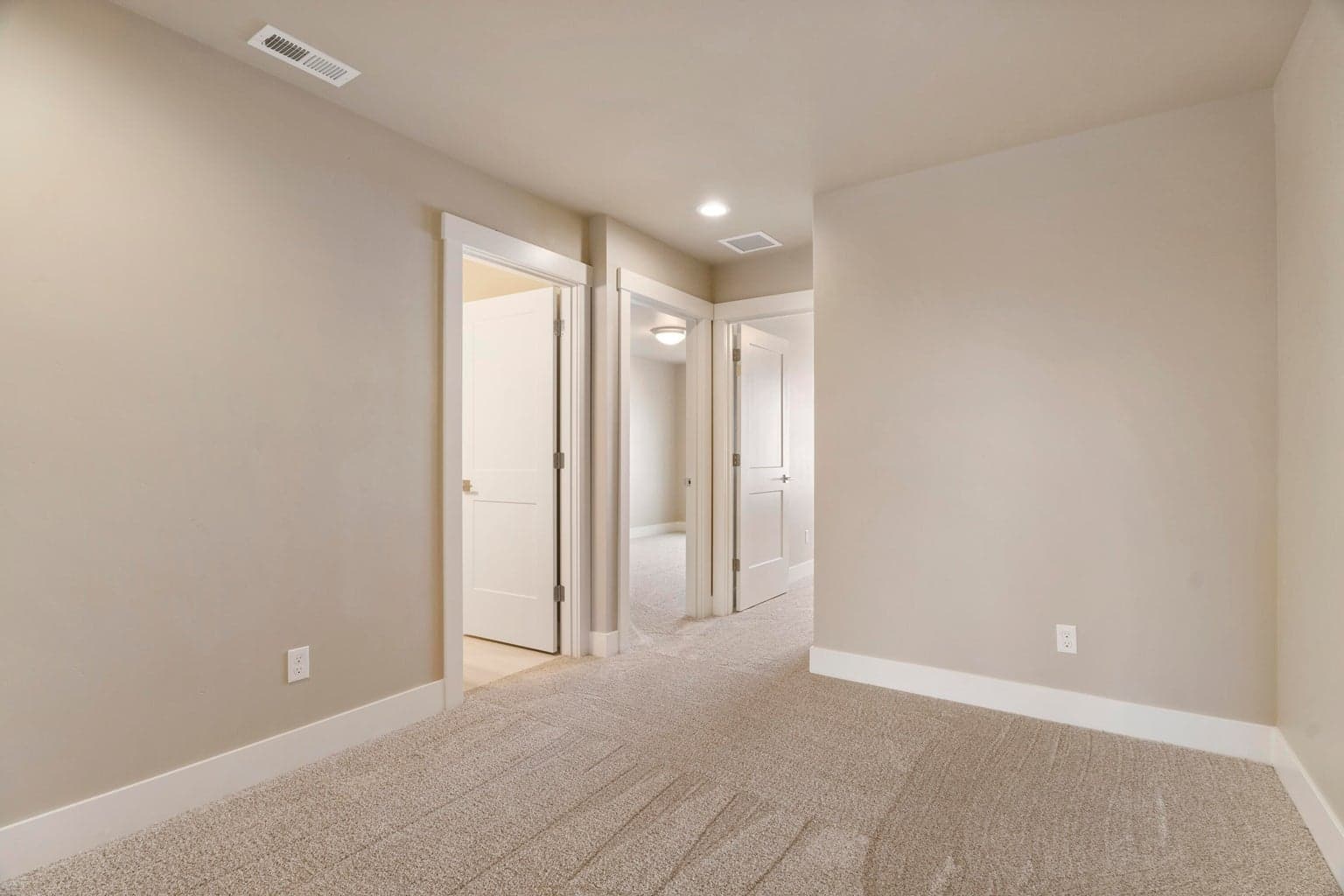 Photo of 4143 SW 39th Street 10 of 26