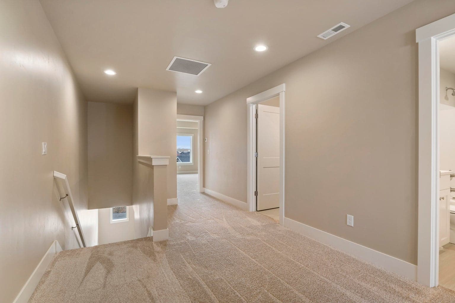 Photo of 4143 SW 39th Street 9 of 26
