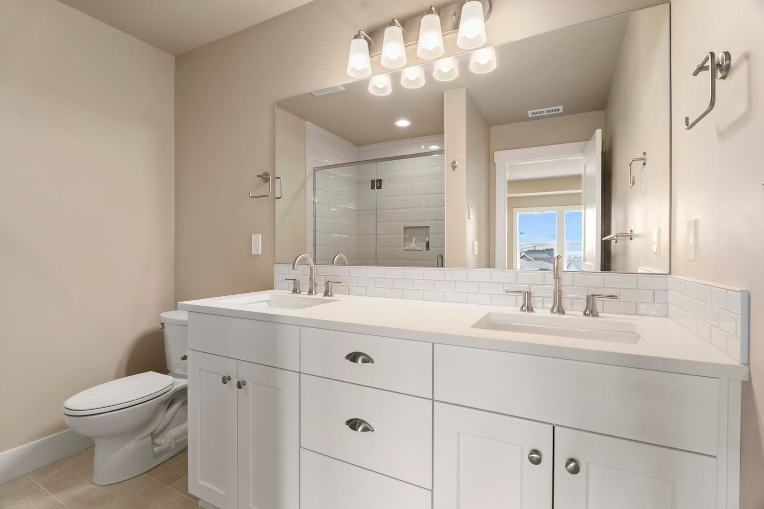 Photo of 4143 SW 39th Street 13 of 26