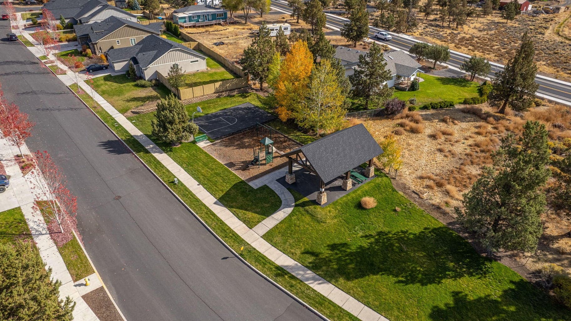 Photo of 4664 SW Volcano View Way 32 of 36