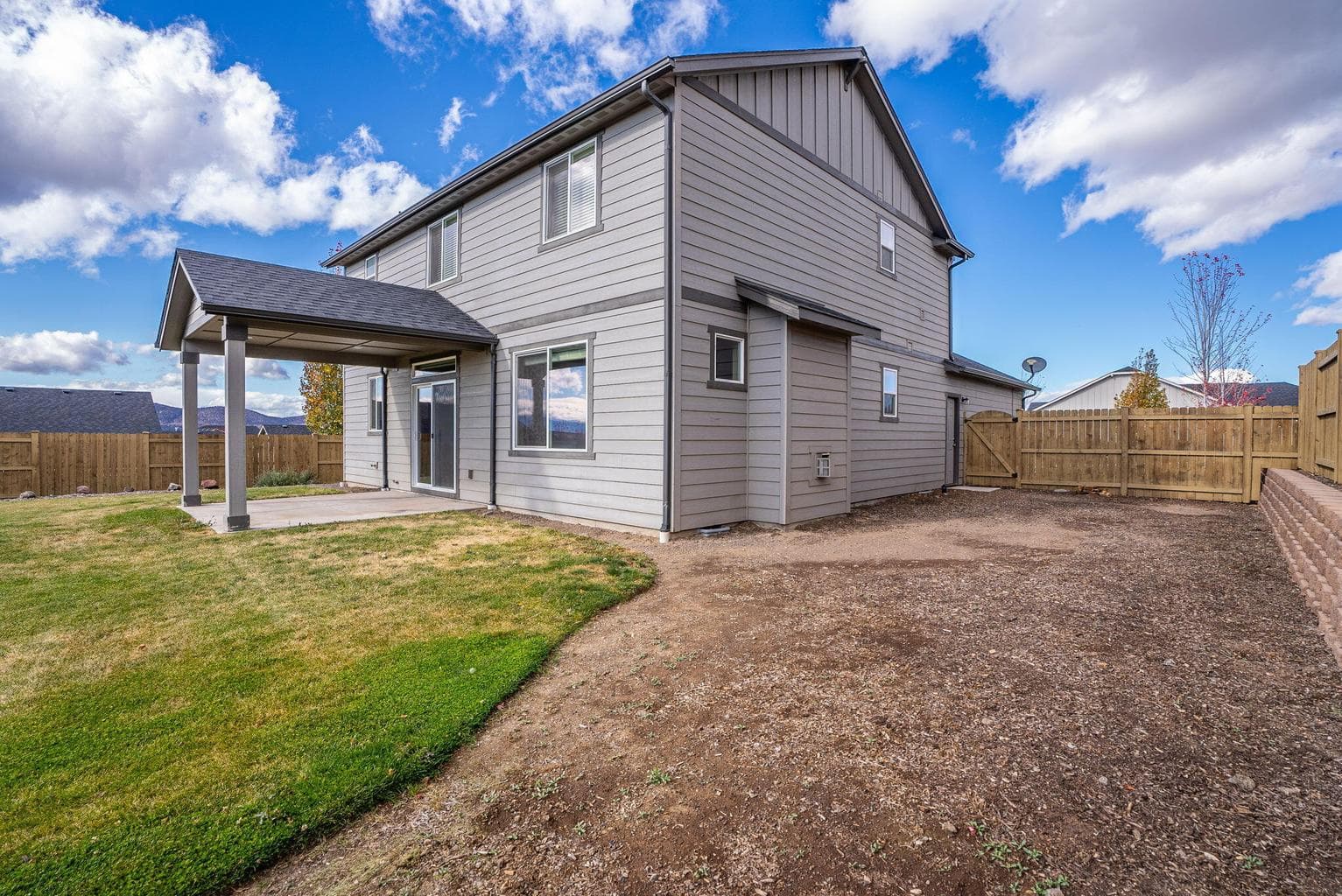Photo of 4664 SW Volcano View Way 30 of 36