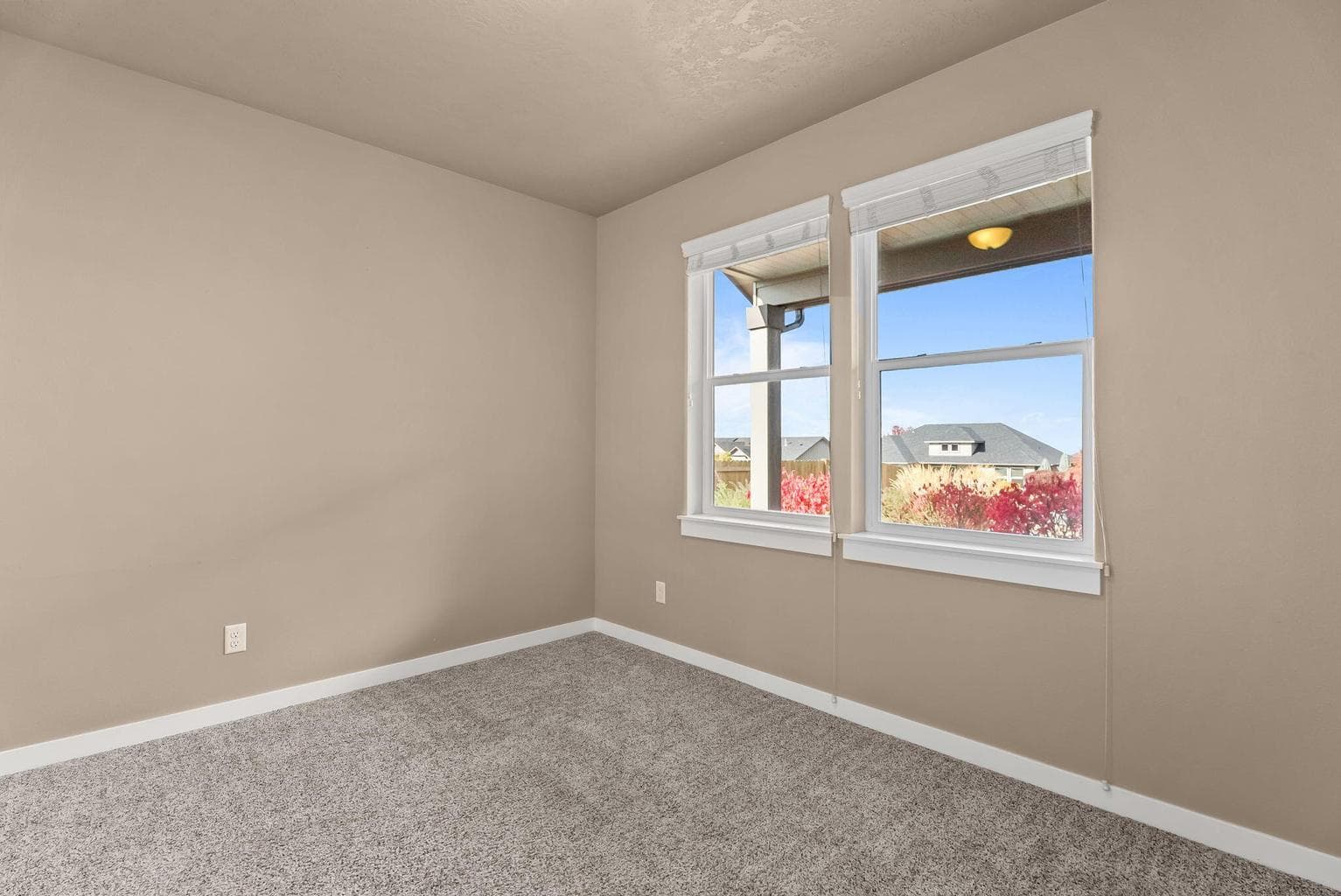 Photo of 4664 SW Volcano View Way 14 of 36