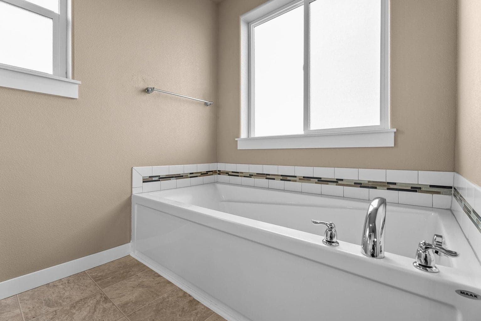 Photo of 4664 SW Volcano View Way 23 of 36