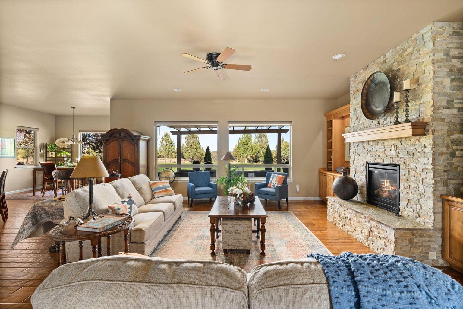 Photo of 500 Victoria Falls Drive 9 of 43