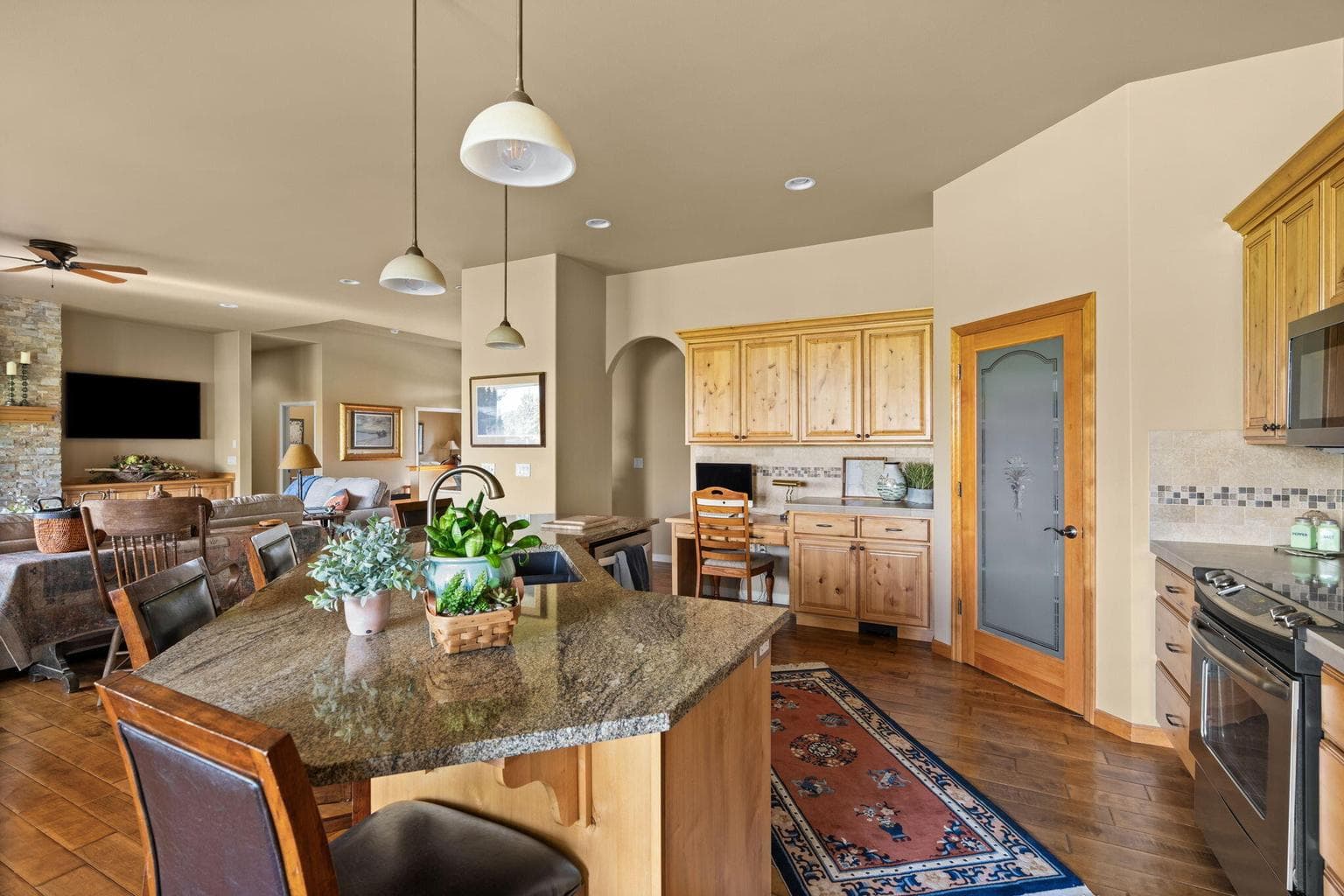 Photo of 500 Victoria Falls Drive 14 of 43