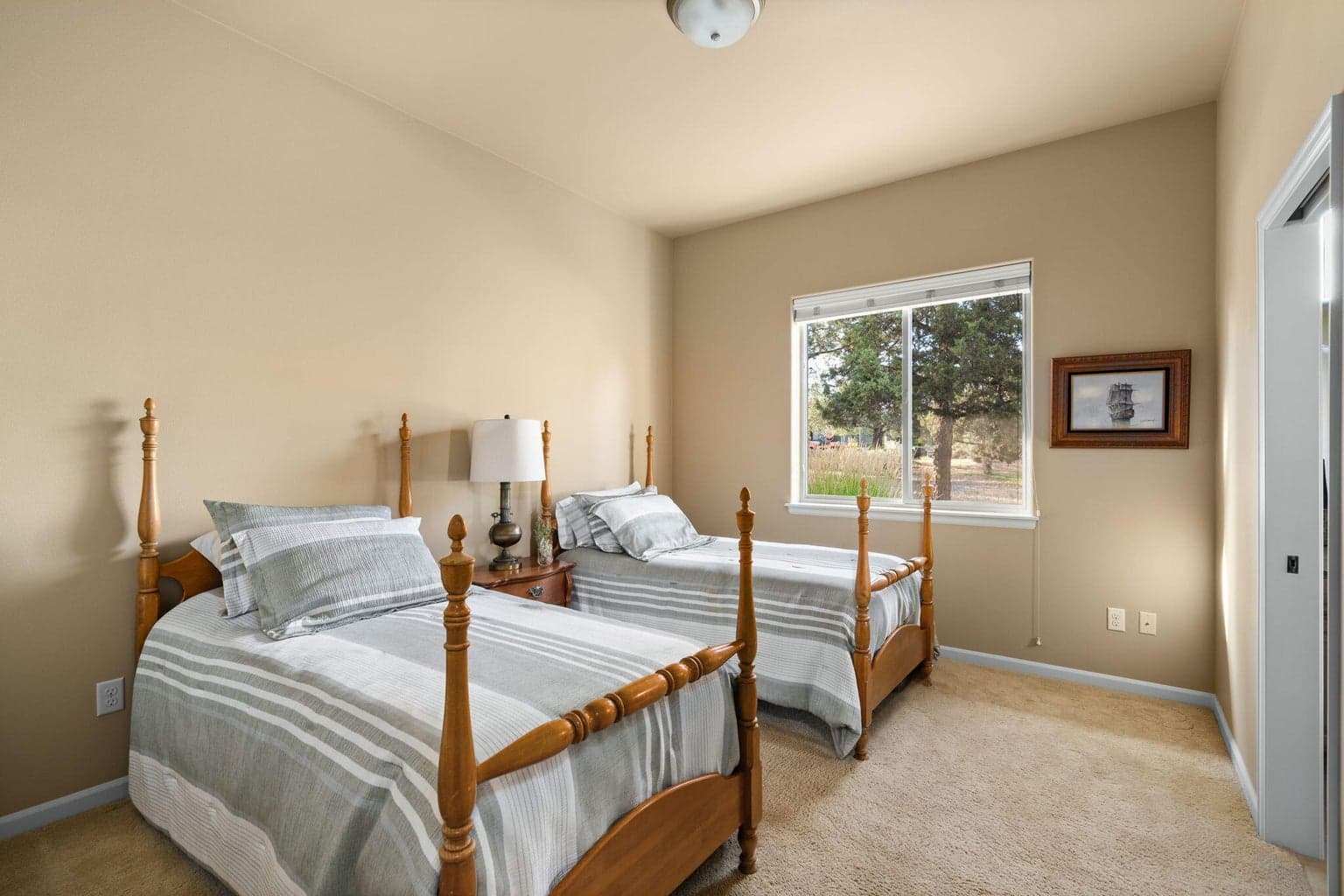 Photo of 500 Victoria Falls Drive 23 of 43