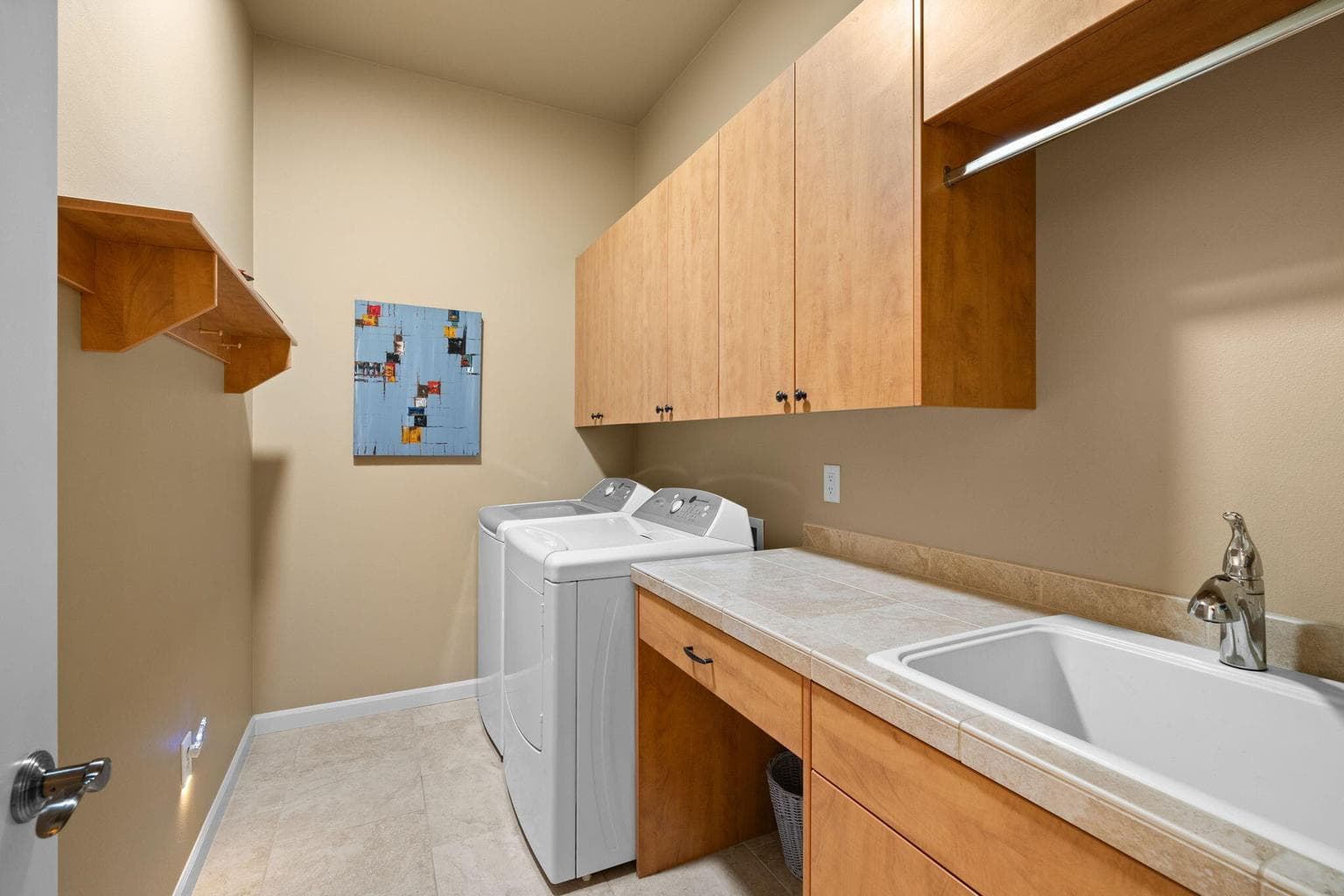 Photo of 500 Victoria Falls Drive 26 of 43