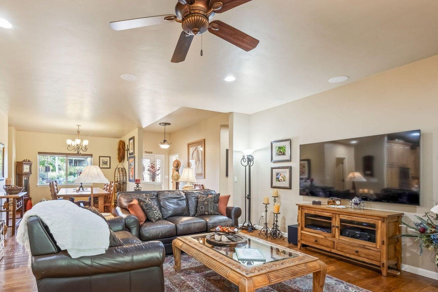 Photo of 370 Avocet Court 10 of 55