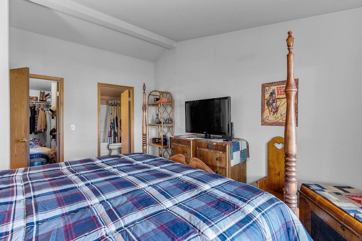Photo of 1253 SW Currant Road 11 of 21