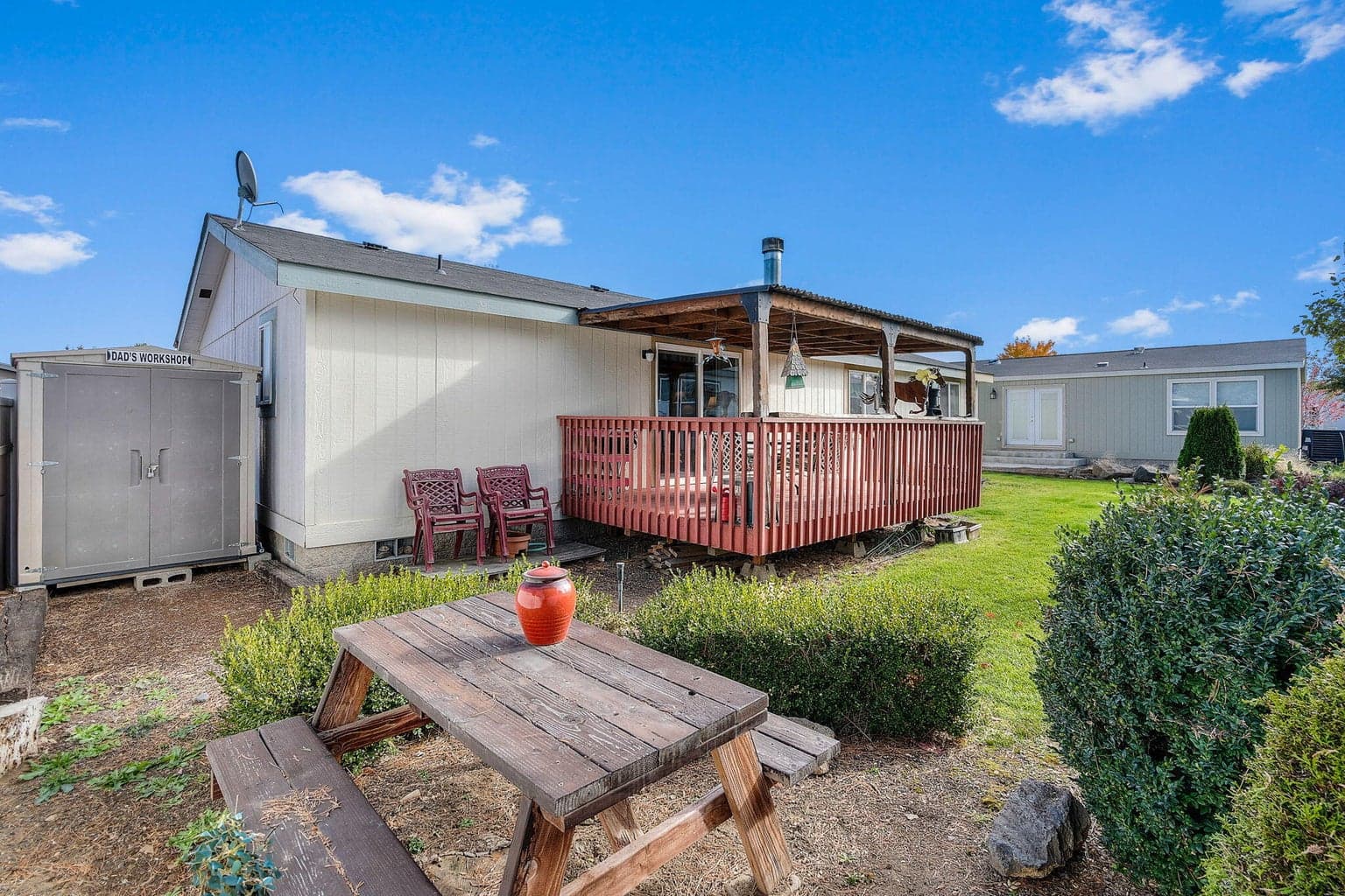 Photo of 1253 SW Currant Road 18 of 21