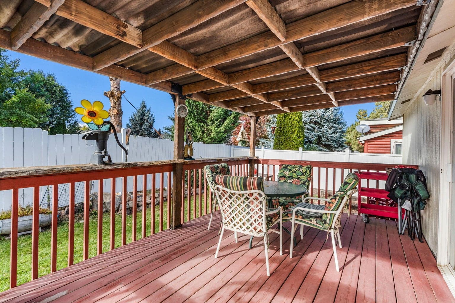 Photo of 1253 SW Currant Road 16 of 21