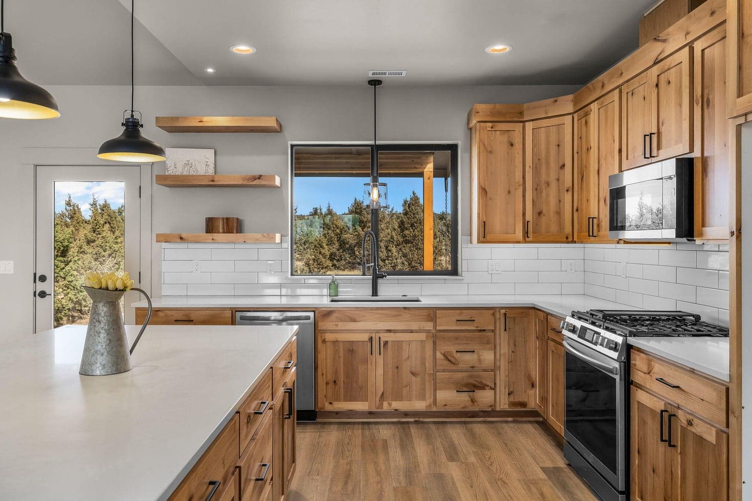 Photo of 6823 SE Madison Avenue 10 of 30