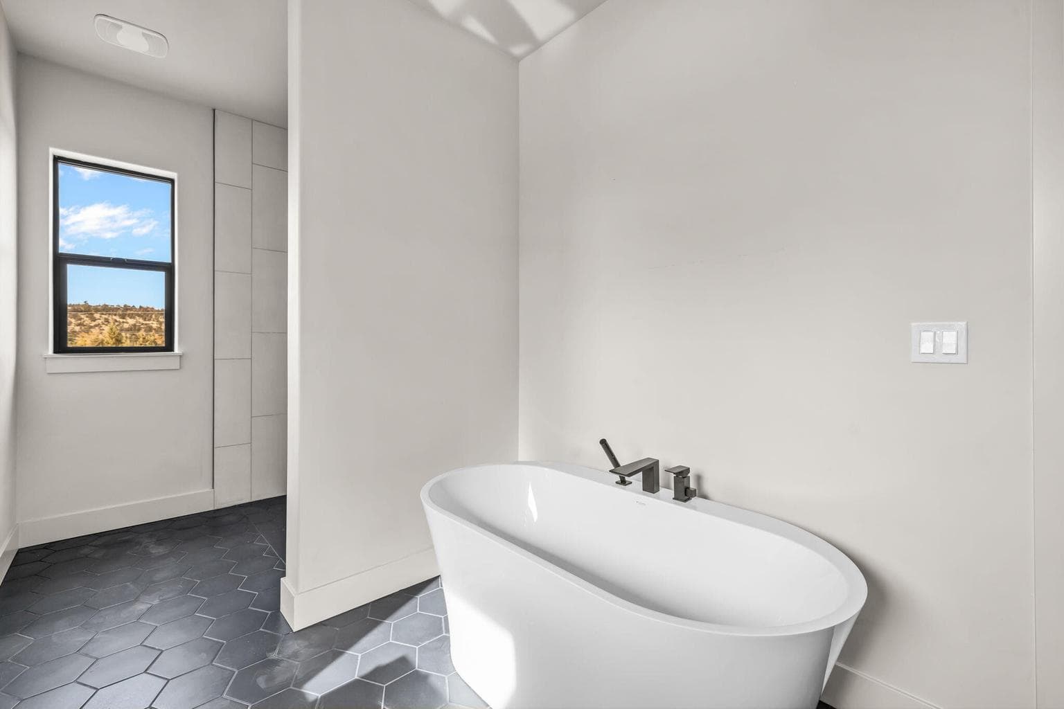 Photo of 6823 SE Madison Avenue 16 of 30