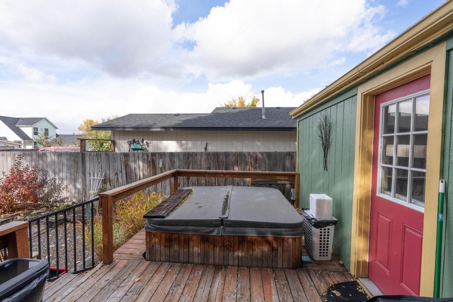 Photo of 725 NW Beaver Street 22 of 40