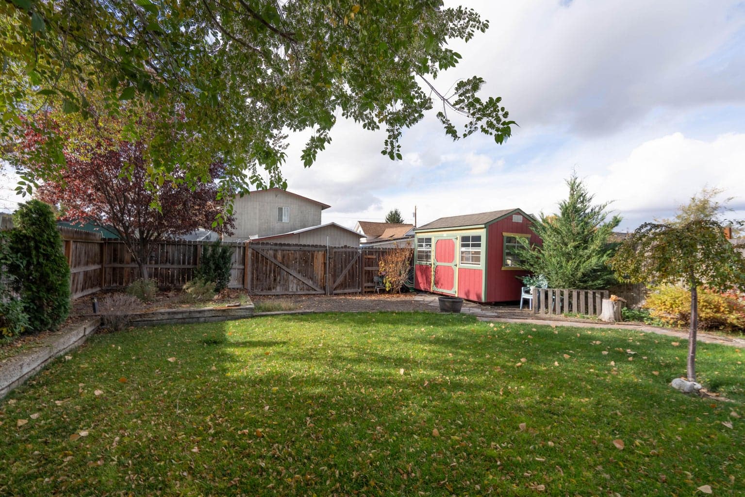 Photo of 725 NW Beaver Street 25 of 40