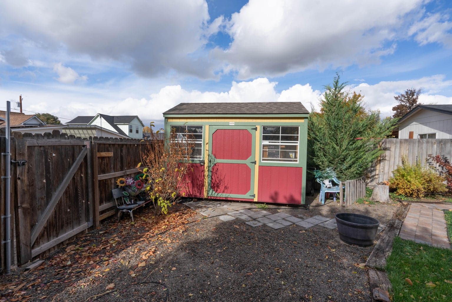 Photo of 725 NW Beaver Street 26 of 40