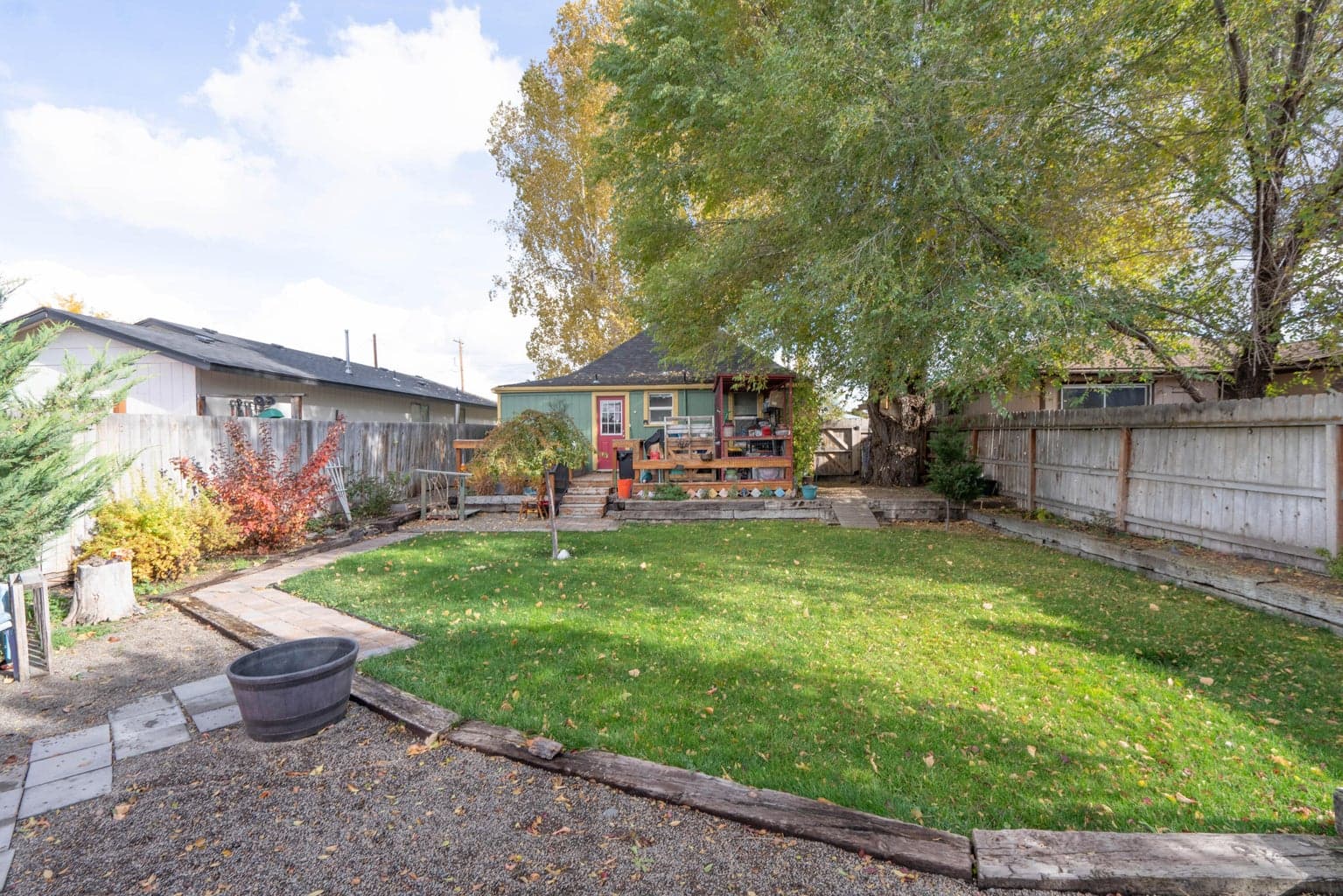 Photo of 725 NW Beaver Street 27 of 40