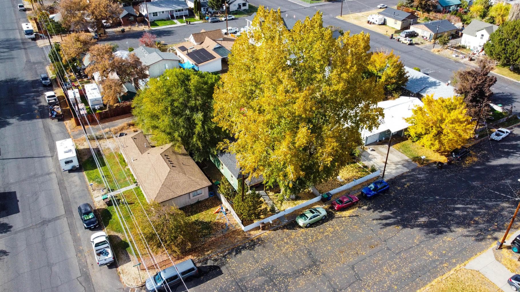 Photo of 725 NW Beaver Street 36 of 40