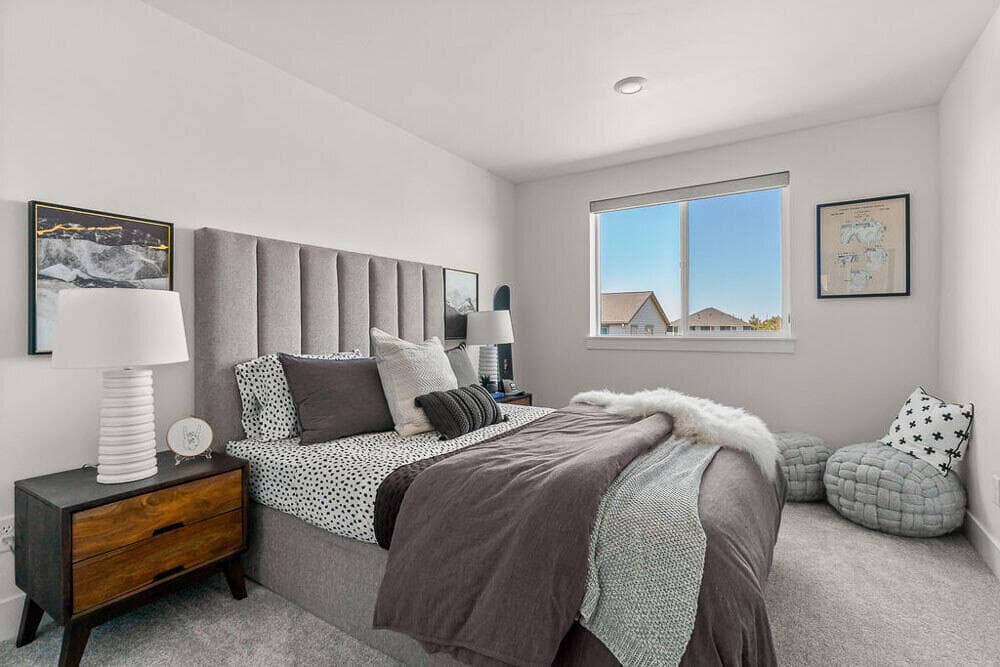 Virtually staged photo of like-kind home. Some options may vary.