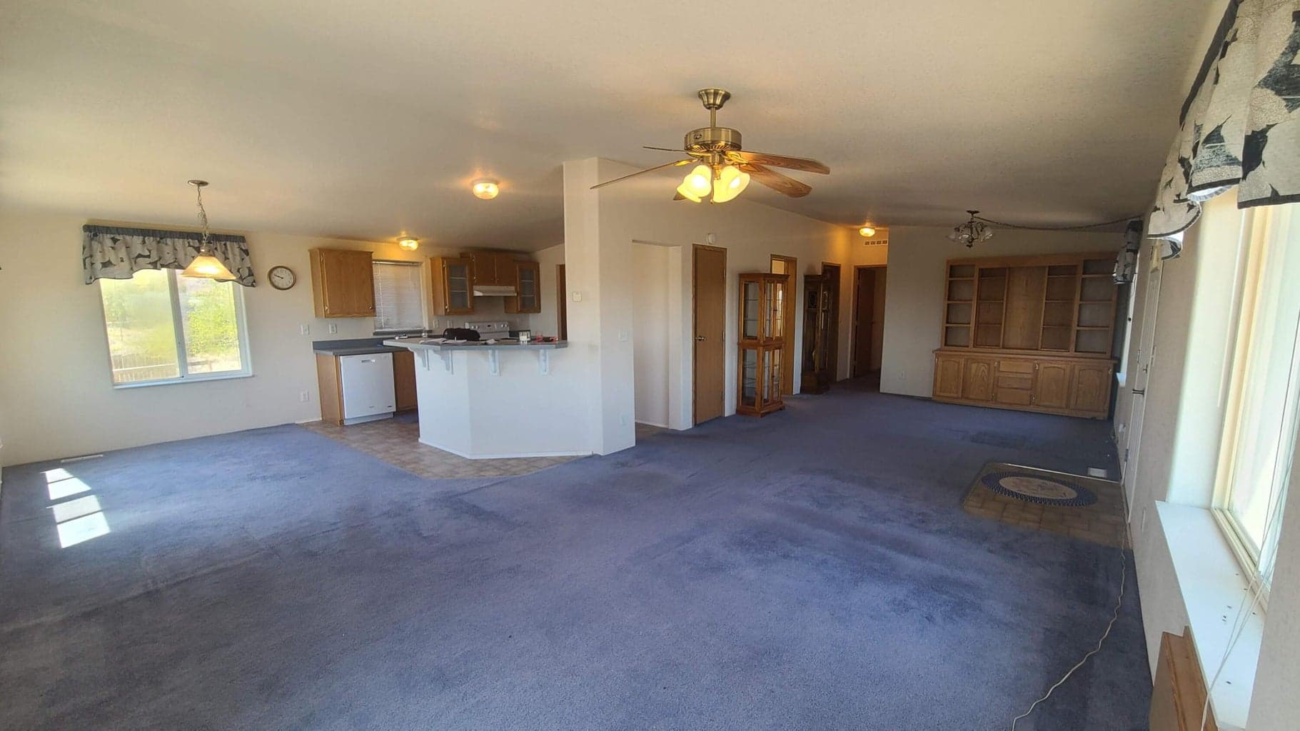 Photo of 84940 Carlon 3 of 25