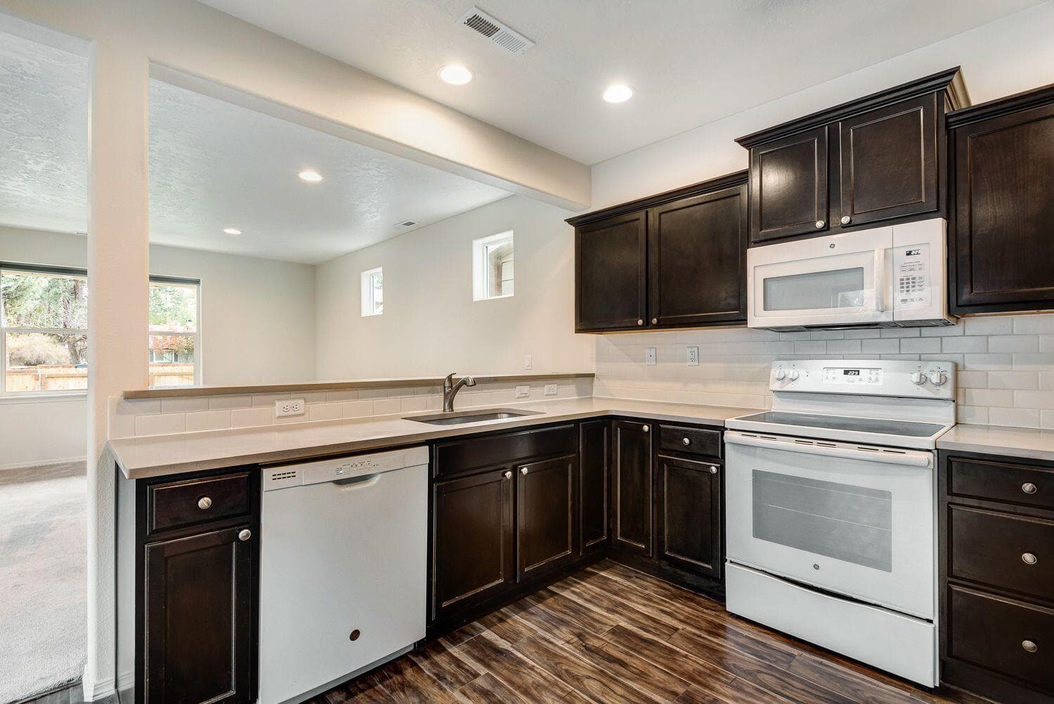 Photo of 356 W Jefferson Avenue 8 of 22