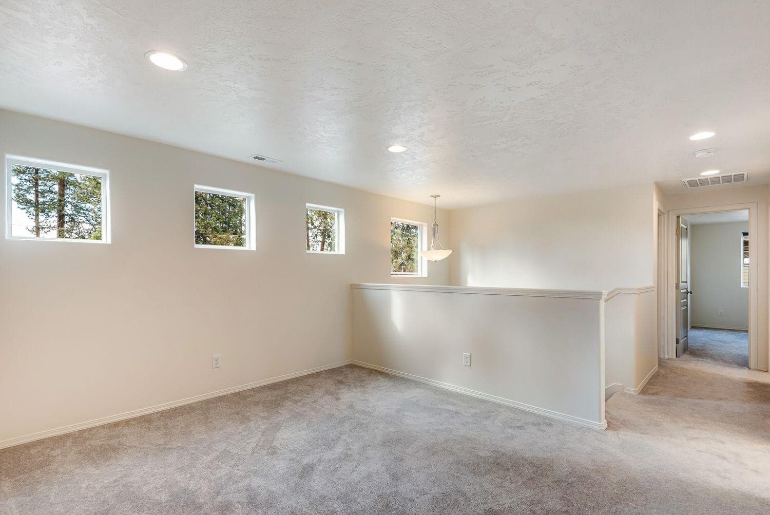 Photo of 356 W Jefferson Avenue 13 of 22