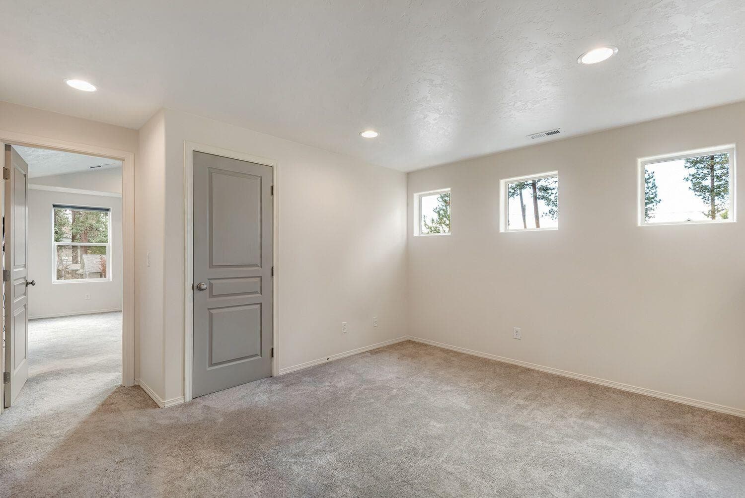 Photo of 356 W Jefferson Avenue 14 of 22