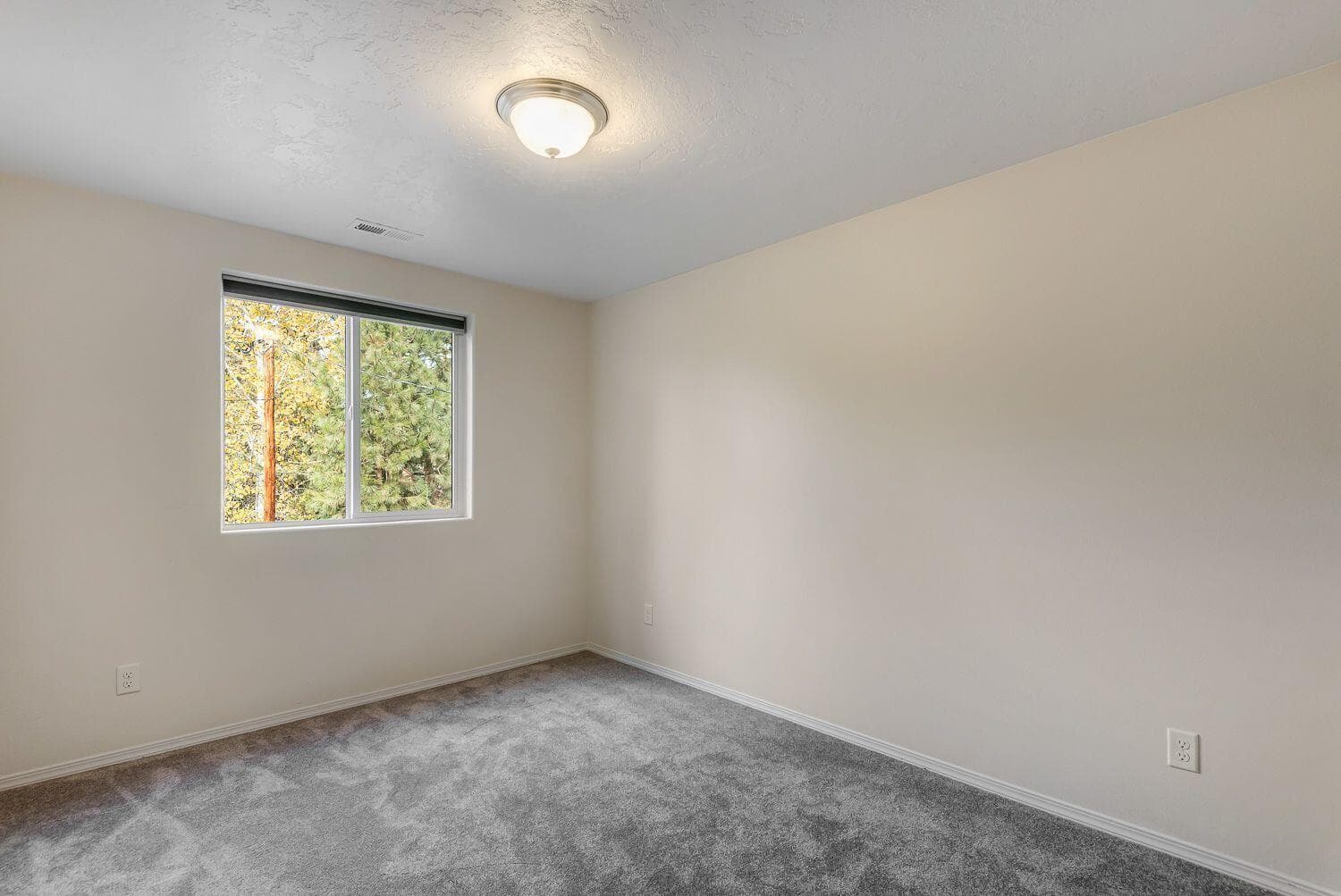 Photo of 356 W Jefferson Avenue 20 of 22