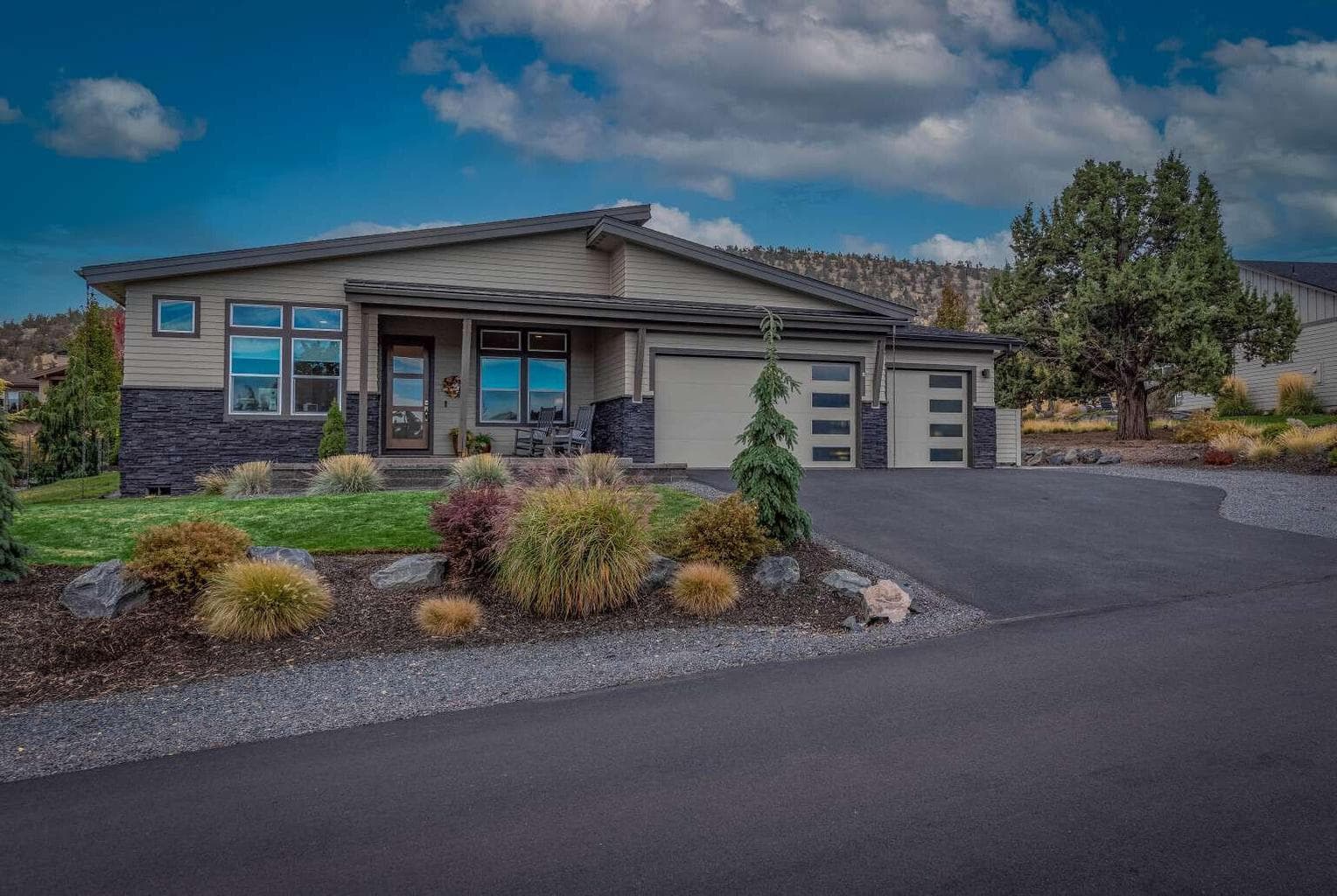 Photo of 598 HIghland Meadow 1 of 50