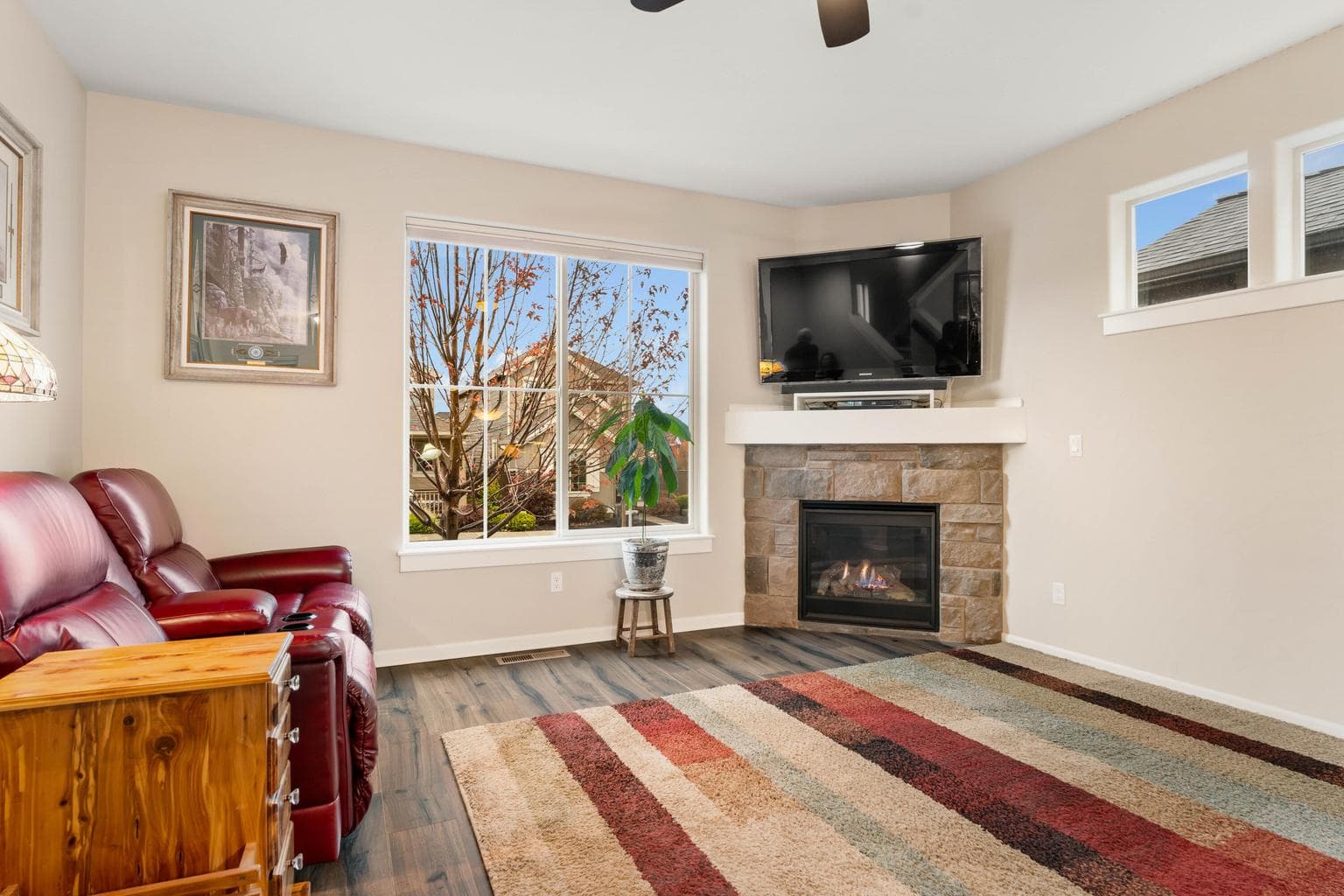 Photo of 2850 Yew Park Lane 6 of 28