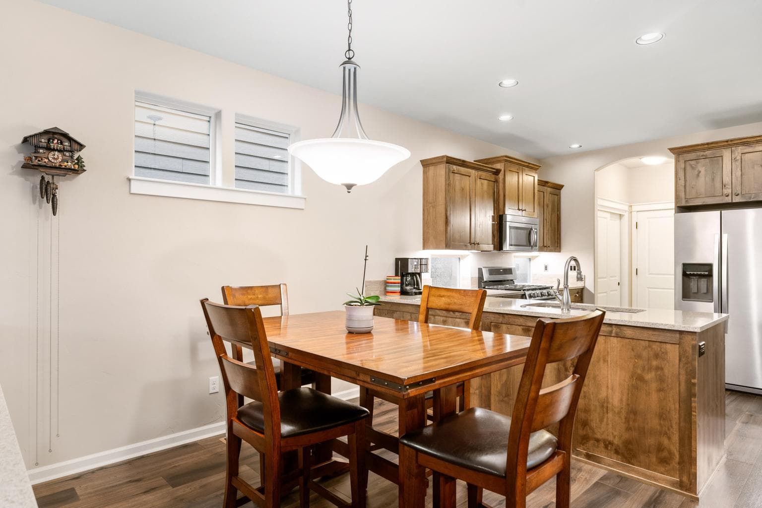 Photo of 2850 Yew Park Lane 7 of 28