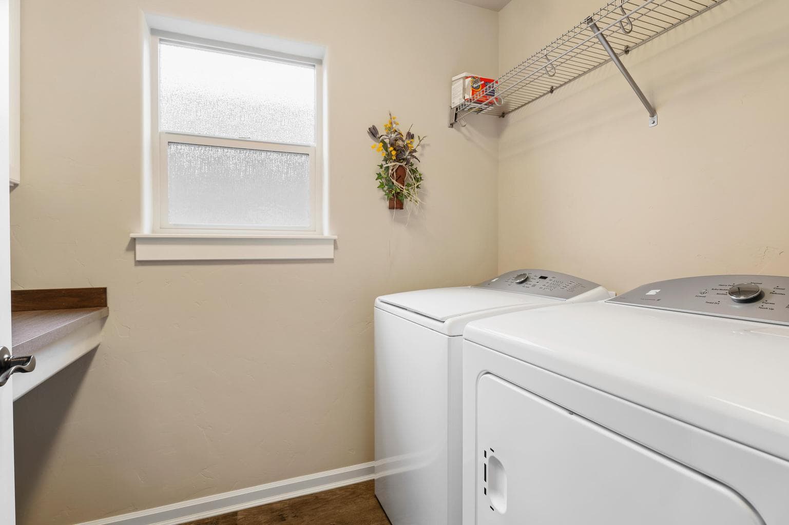 Photo of 2850 Yew Park Lane 14 of 28