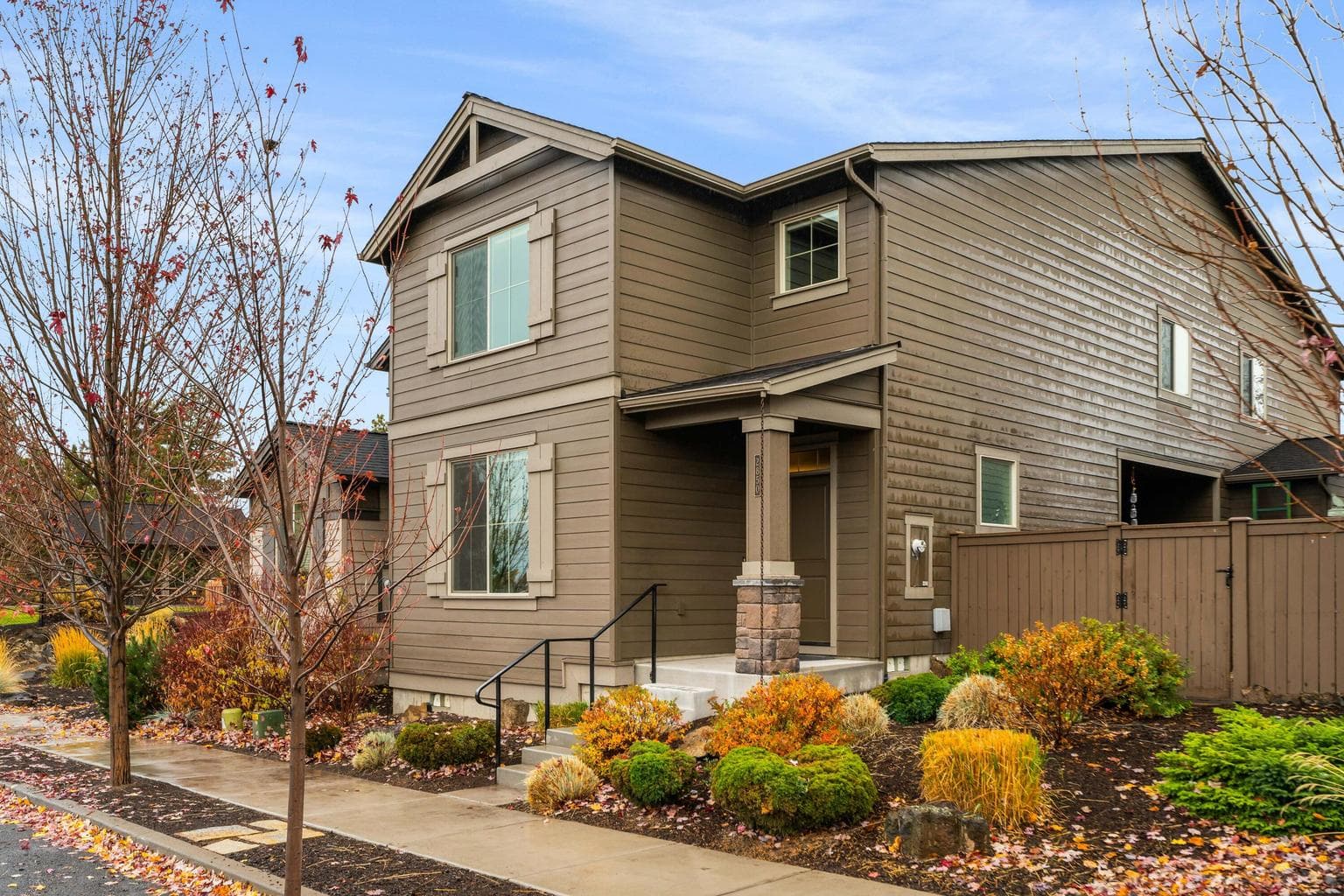 Photo of 2850 Yew Park 2 of 28