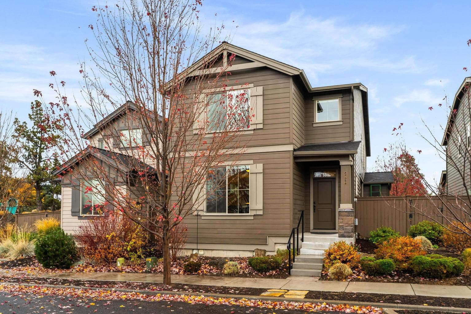 Photo of 2850 Yew Park 1 of 28