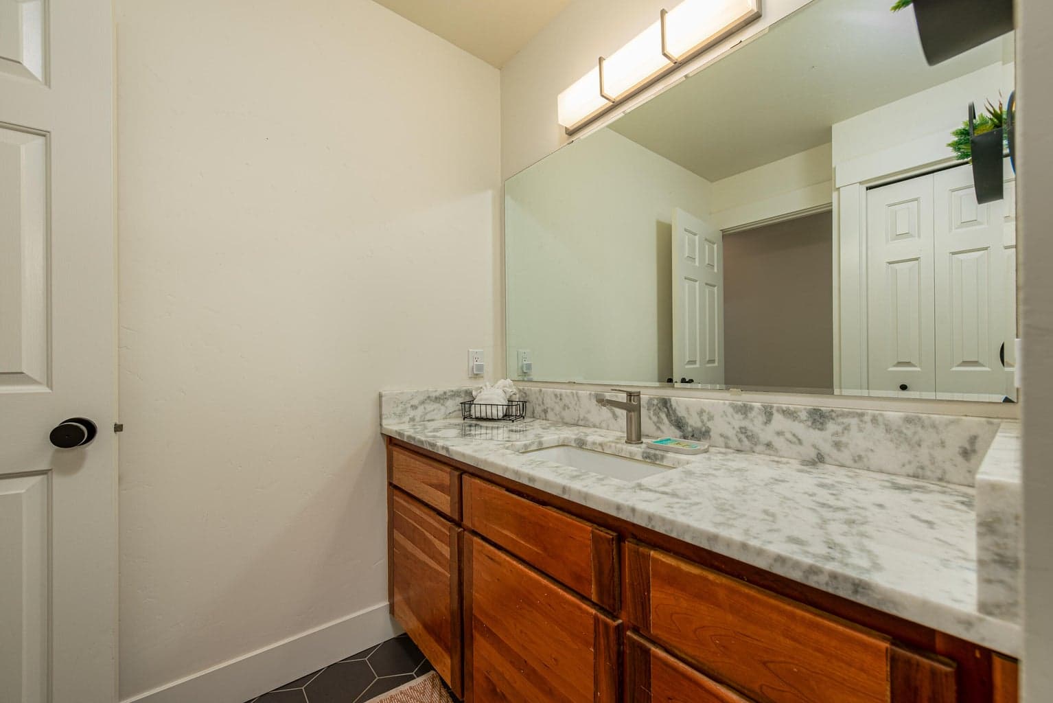Photo of 544 Apollo Road 47 of 51