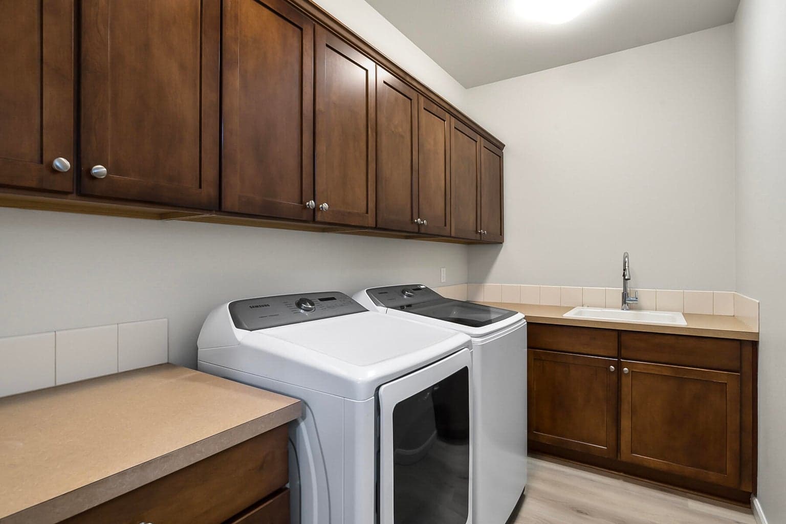 Laundry W&D included