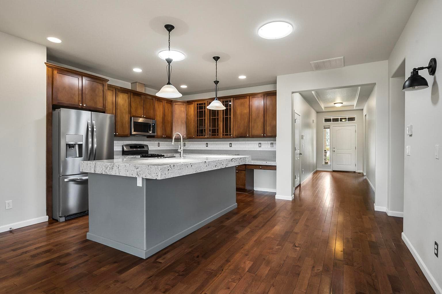 Photo of 2865 SW 49th Street 8 of 44