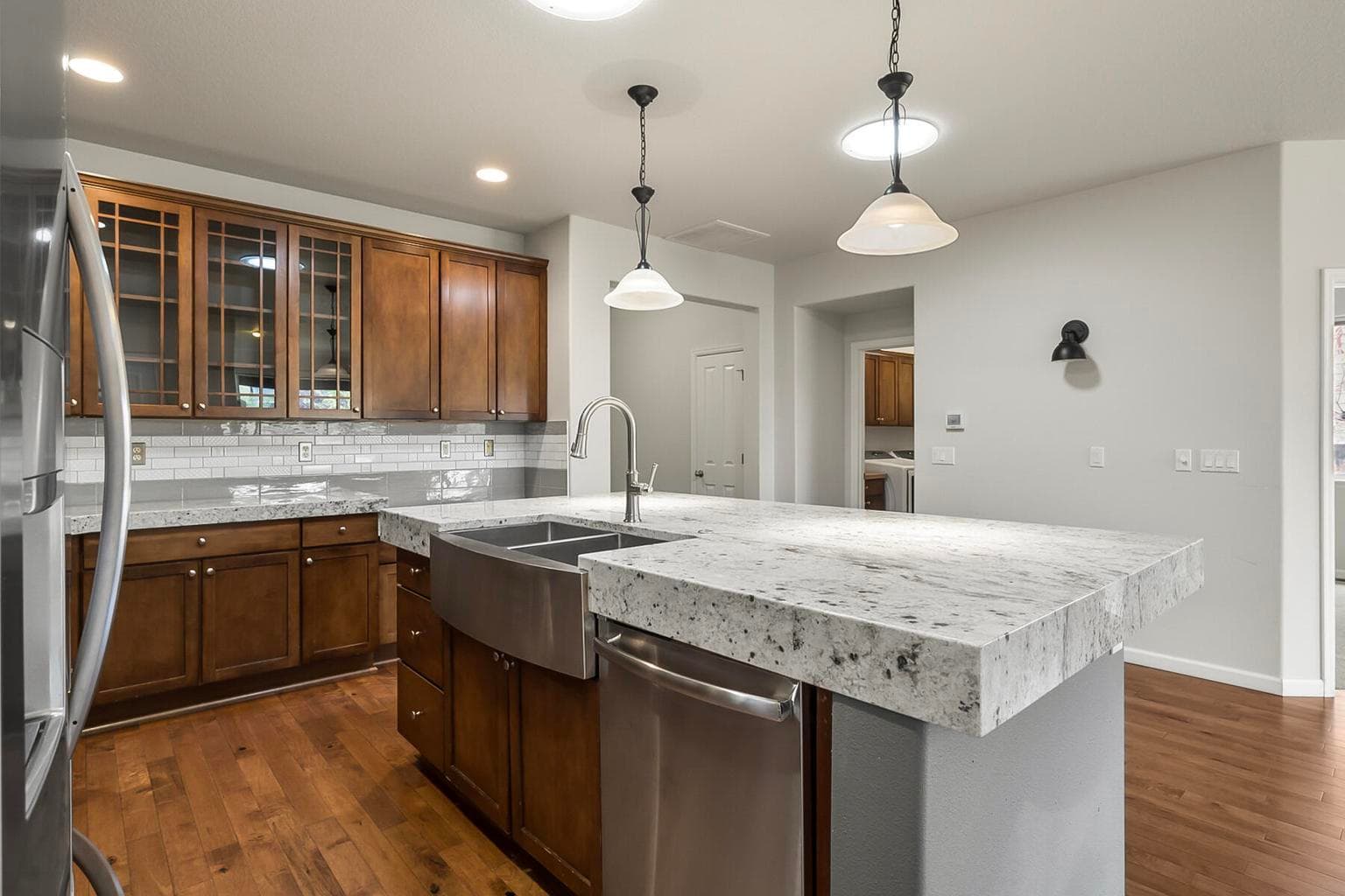 Photo of 2865 SW 49th Street 9 of 44