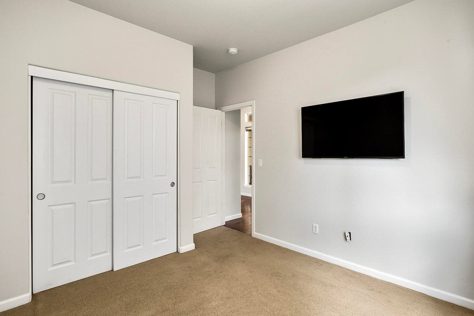 Side Bedroom