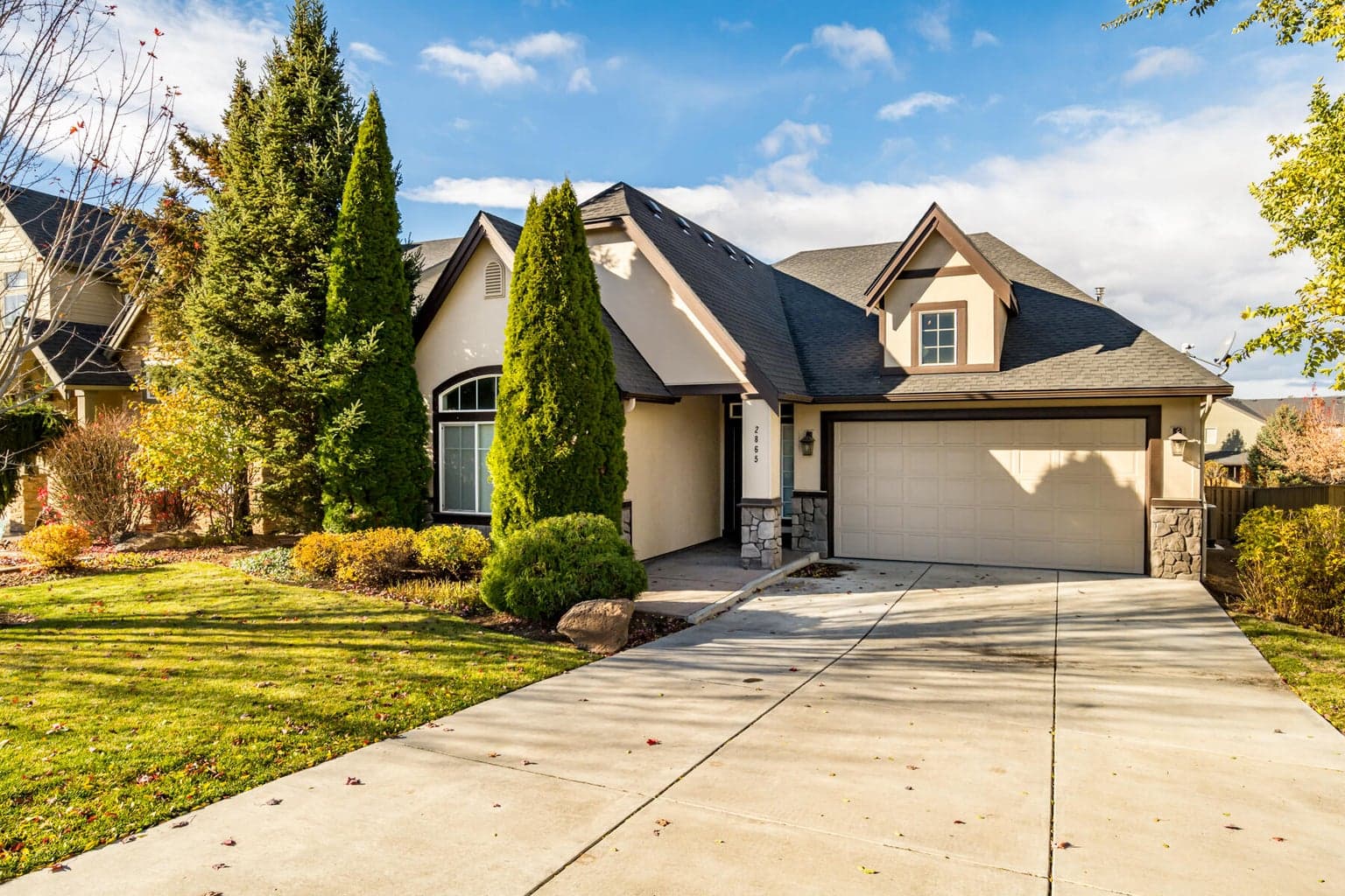 Photo of 2865 49th 1 of 44