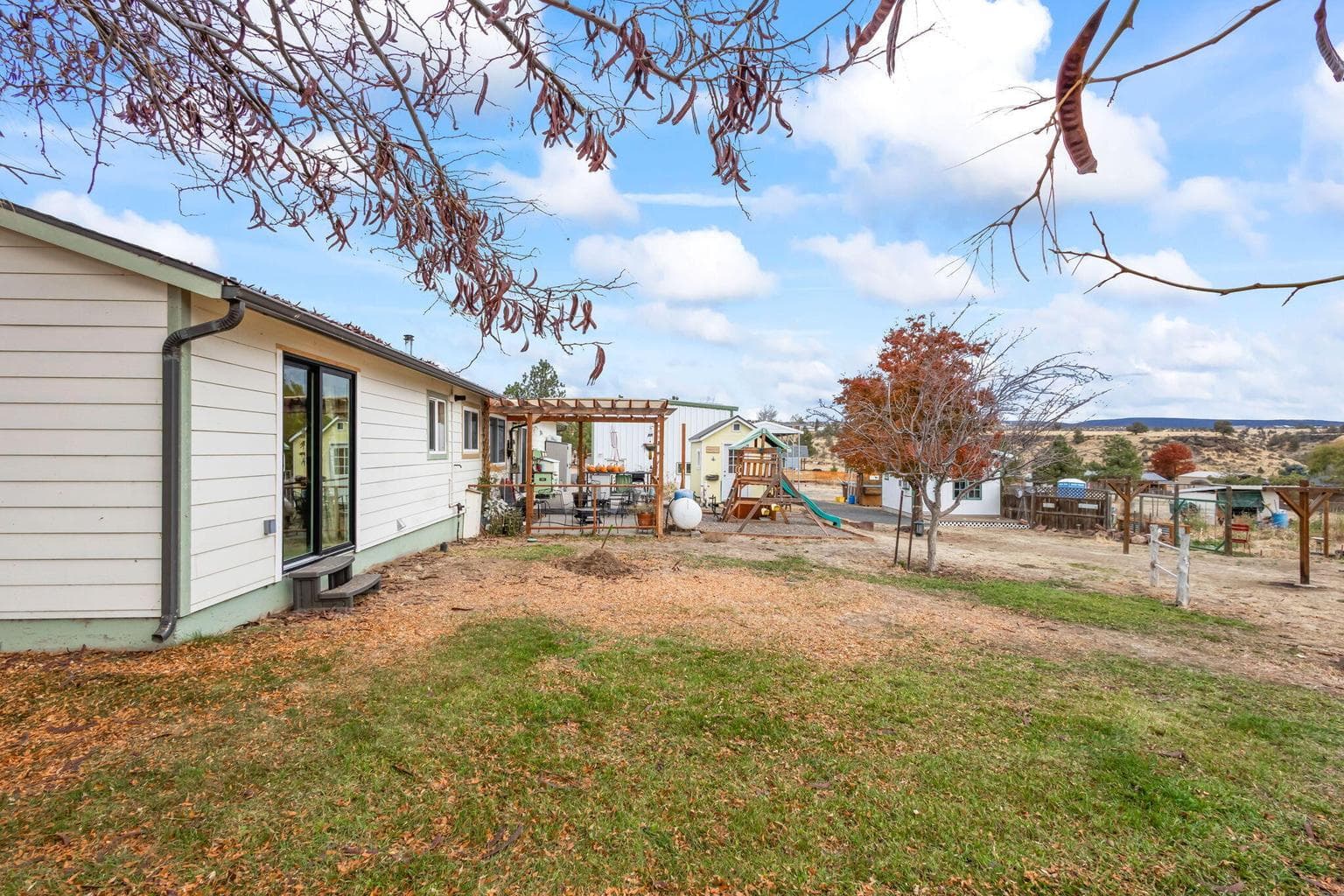 Photo of 775 SE Tumbleweed Lane 31 of 46