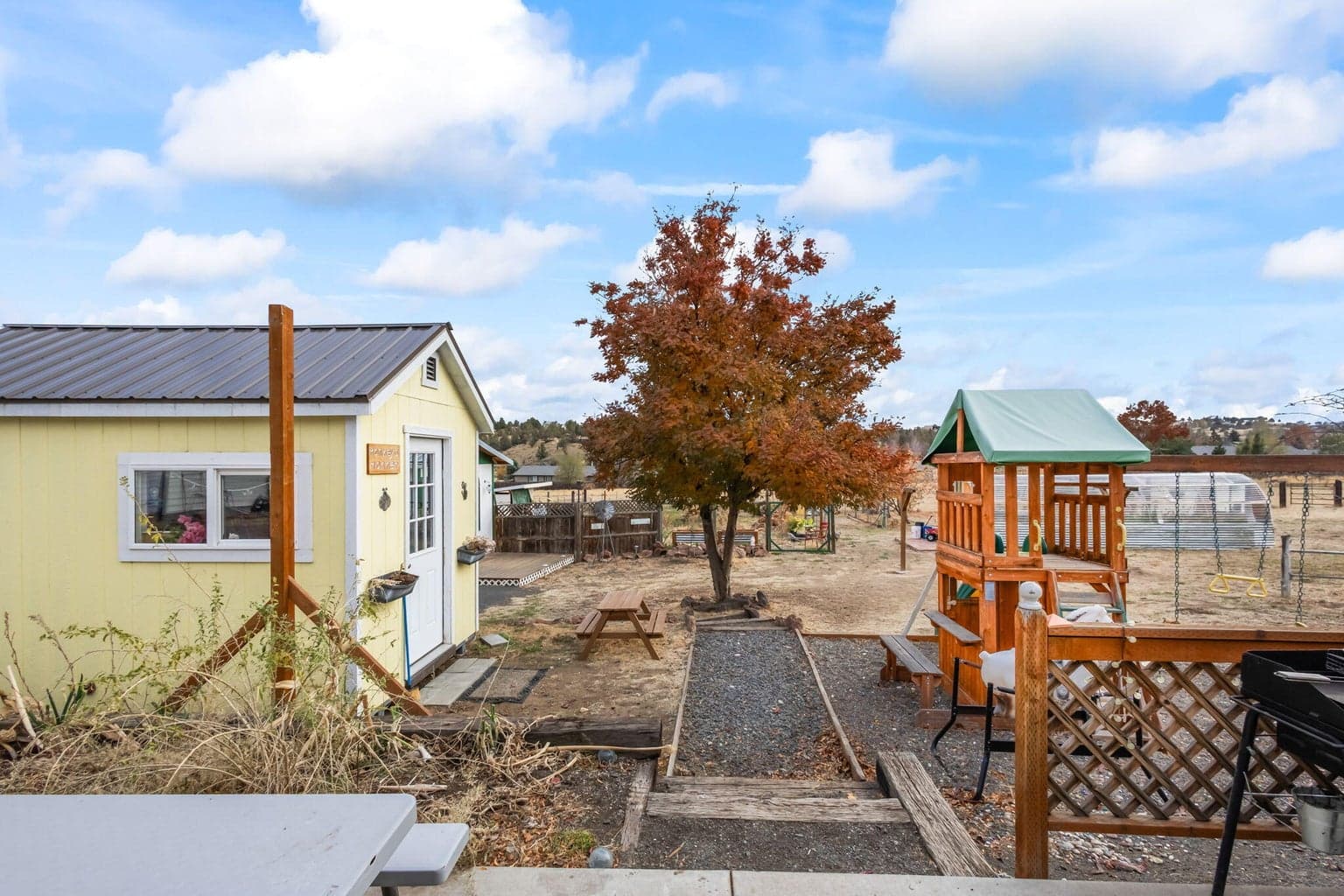 Photo of 775 SE Tumbleweed Lane 33 of 46