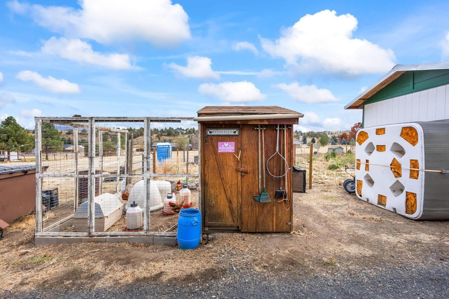 Photo of 775 SE Tumbleweed Lane 39 of 46
