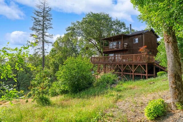 both decks offer mountain and valley views