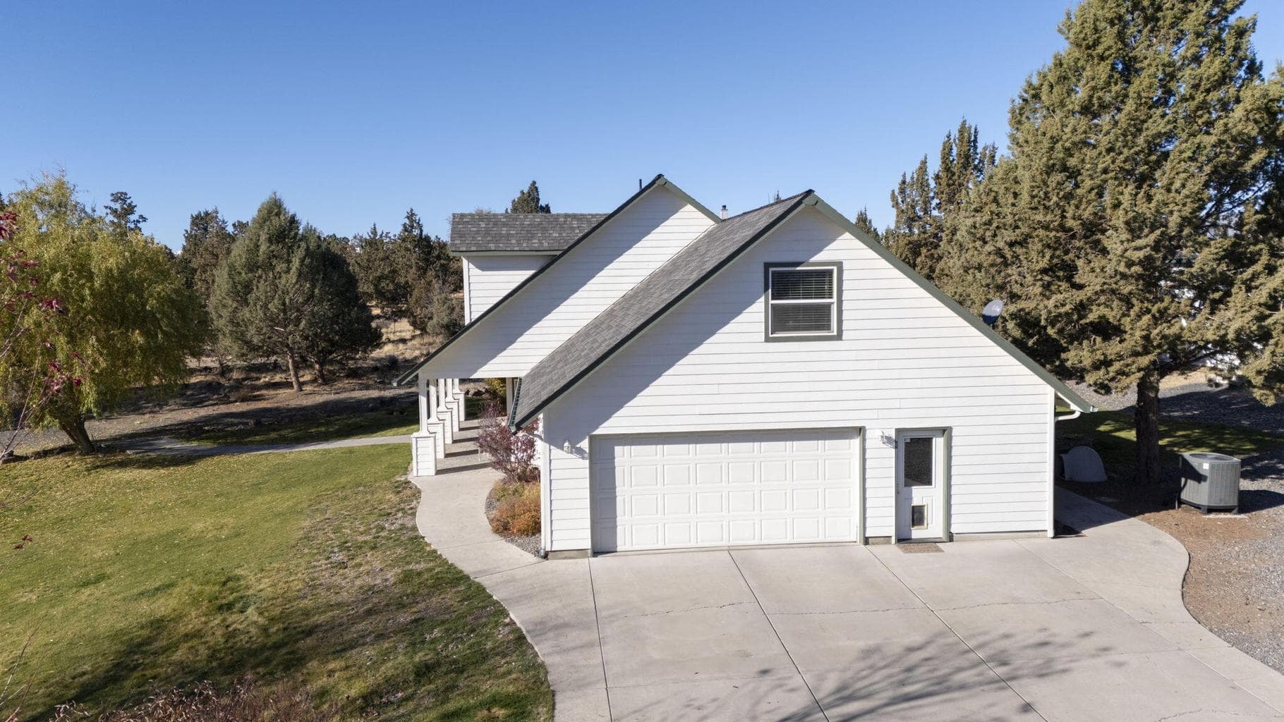 Photo of 6187 SW Jaguar Avenue 86 of 122