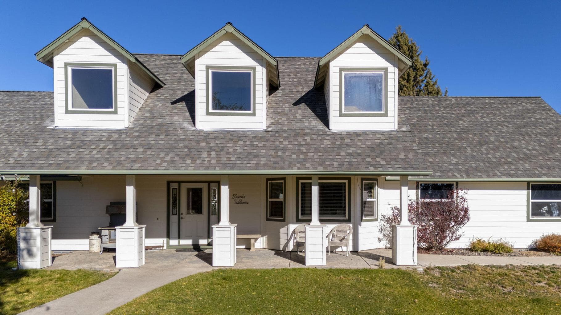Photo of 6187 SW Jaguar Avenue 66 of 122