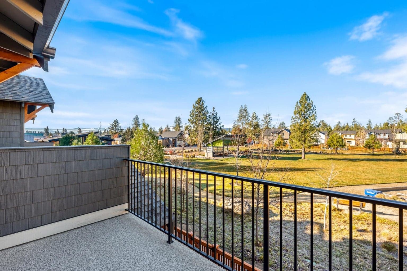 2nd floor balcony